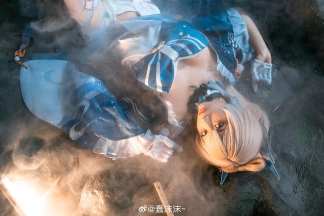 蠢沫沫珊瑚宫心海COS写真：冷蓝调室内光影下的海祇巫女还原
