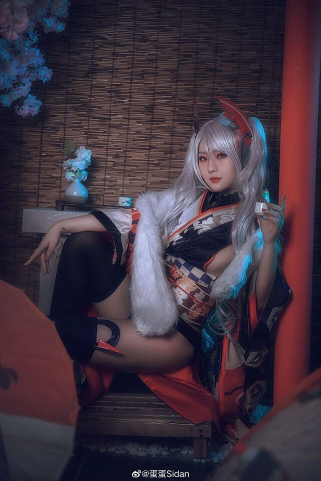 蛋蛋Sidan《碧蓝航线》欧根亲王COS 黑丝束腰裙还原御姐气场