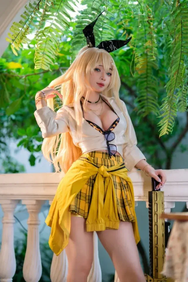 Umeko_J《胜利女神：妮姬》露菲COS 金发兔耳购物狂偶像造型