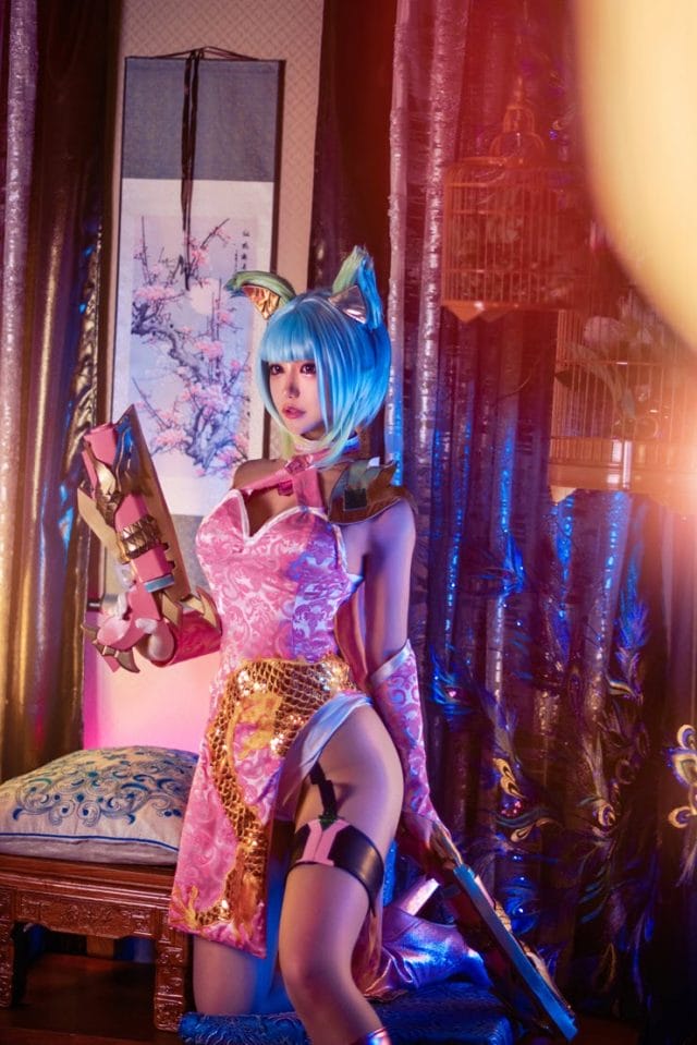 煙_HedY 传说对决维奥莱特「红莲枪魂·无双」烟花旗袍 COS 写真