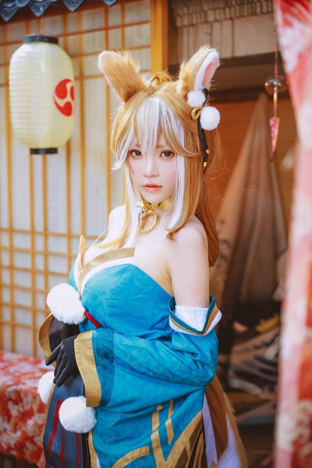 桜桃喵COS原神希娜小姐:棕色猫耳长发造型,书房与下午茶场景写真