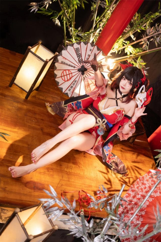 雪晴astra cosplay星穹铁道花火：红衣和风造型还原假面愚者神韵