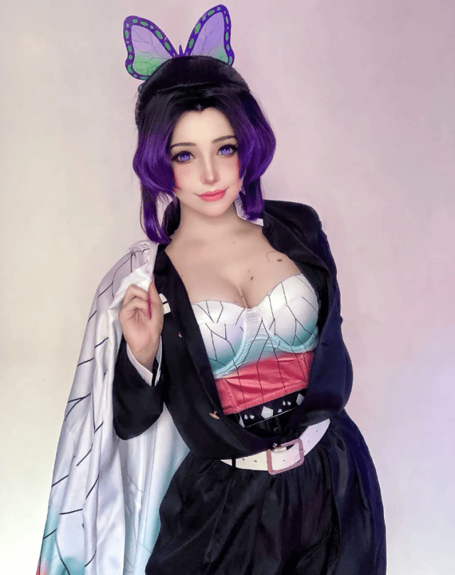alexy_sky_ 鬼灭之刃蝴蝶忍COS写真:暖光下的甜系虫柱诠释