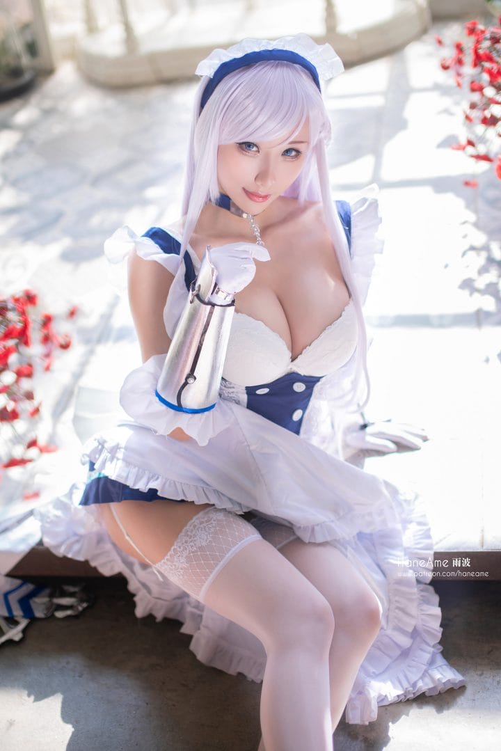 雨波_HaneAme cos《碧蓝航线》贝尔法斯特:白发女仆装的优雅还原