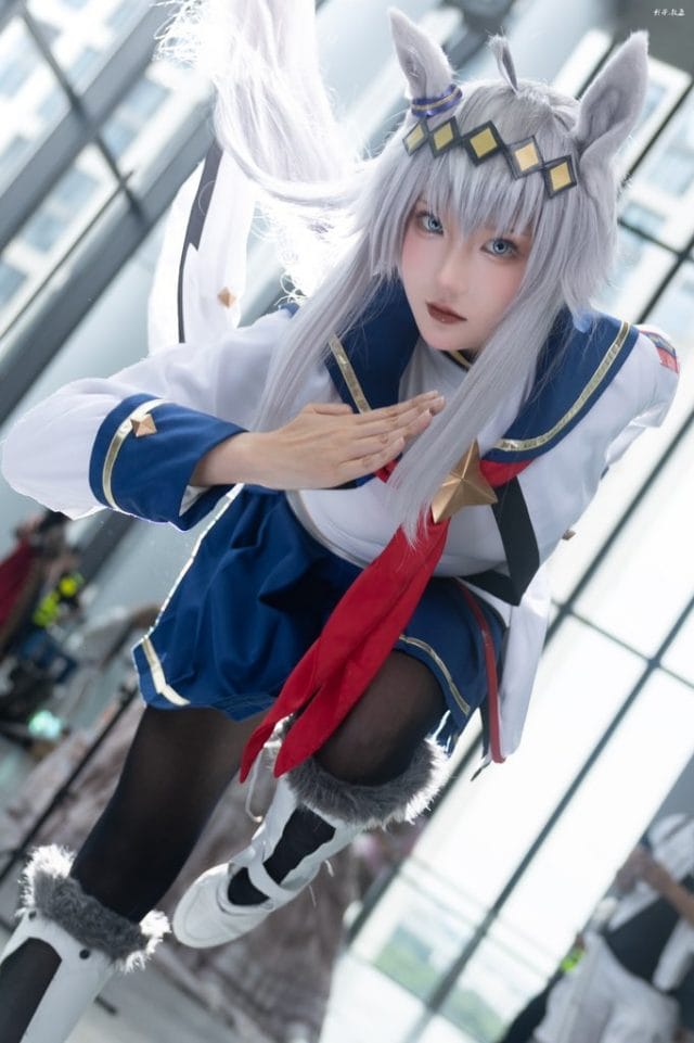 瓜希酱COS赛马娘小栗帽，海军风造型还原活力少女
