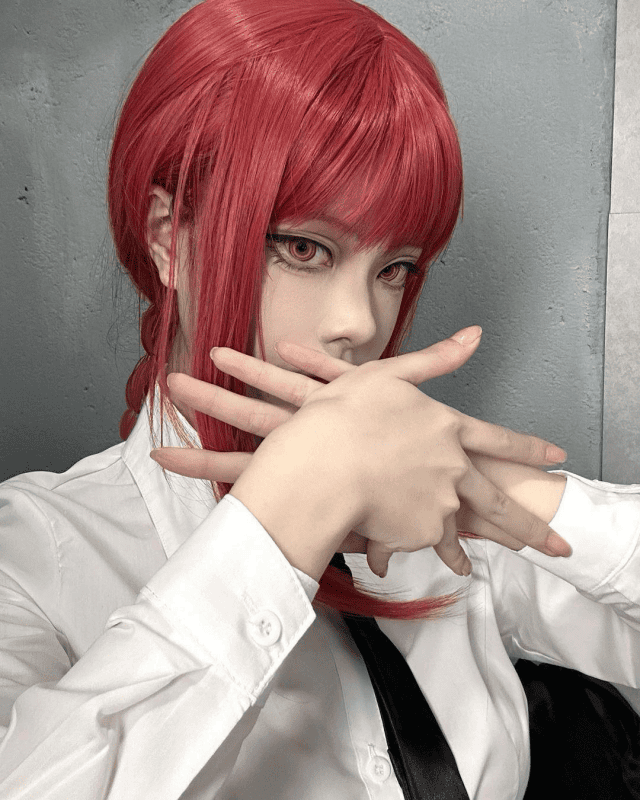 周仙仙耶cosplay链锯人玛奇玛，支配恶魔造型还原引发粉丝热议