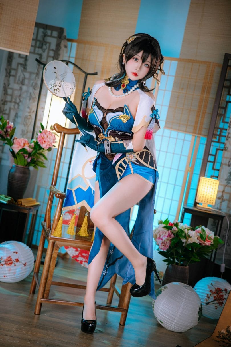 椎名莜COS阮梅:星穹铁道天才俱乐部学者的温柔气质与精致场景还原