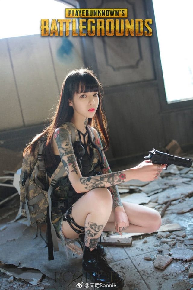 文珺Ronnie绝地求生COS写真：纹身女战士的工业废墟战场大片