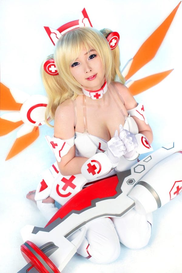 Doremi演绎Lost Saga机器人护士,白色机甲配巨型注射器