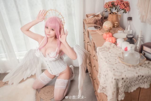 蠢沫沫粉发天使Angel COS图集:纯白高调光下的空灵写真