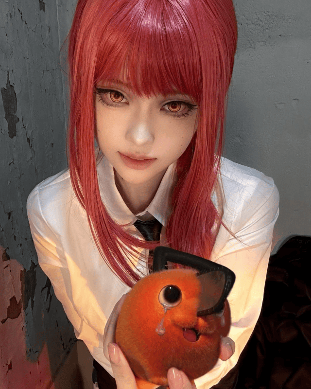 周仙仙耶cosplay链锯人玛奇玛，支配恶魔造型还原引发粉丝热议