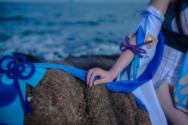 _Azusaa_ COS阴阳师八百比丘尼:白紫华服下的永生占卜师和风写真