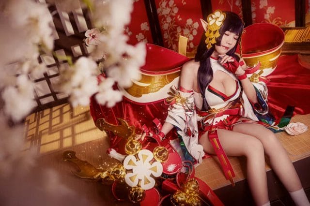ArisaraKarbdecho传说对决狐灵巫女特尔安娜丝COS写真 红金配色梦幻还原