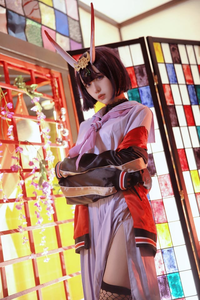Shika小鹿鹿cos酒吞童子 FGO紫发金瞳女魔王造型还原