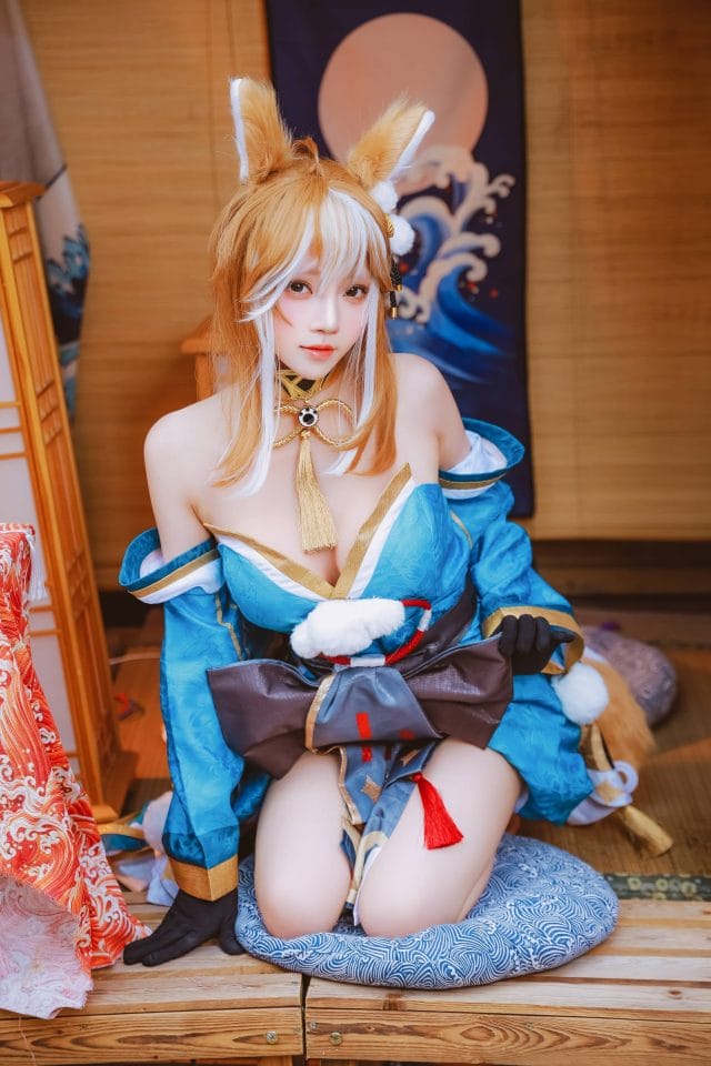 桜桃喵COS原神希娜小姐:棕色猫耳长发造型,书房与下午茶场景写真
