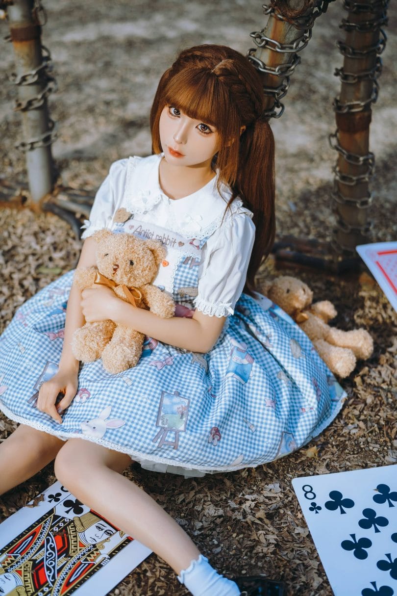 蠢沫沫公园Kigurumi人偶COS,金属马具与超大扑克牌道具组合实拍图集