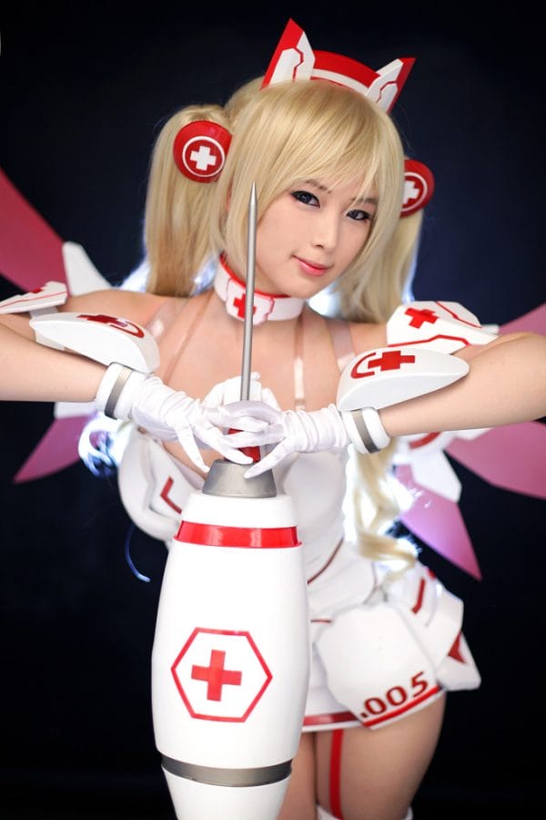 Doremi演绎Lost Saga机器人护士,白色机甲配巨型注射器