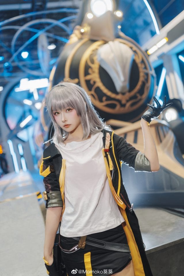 Momoko葵葵《崩坏：星穹铁道》开拓者·星COS 广州萤火虫漫展飒爽造型