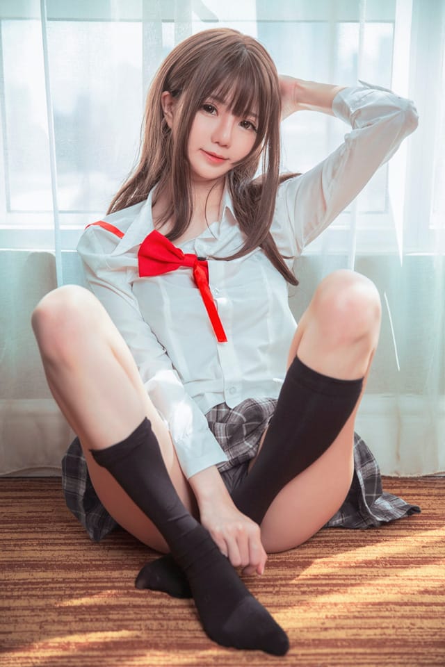 SallyDorasnow 荻原沙优居家私服写真：暖光室内还原刮须番女主的松弛甜感