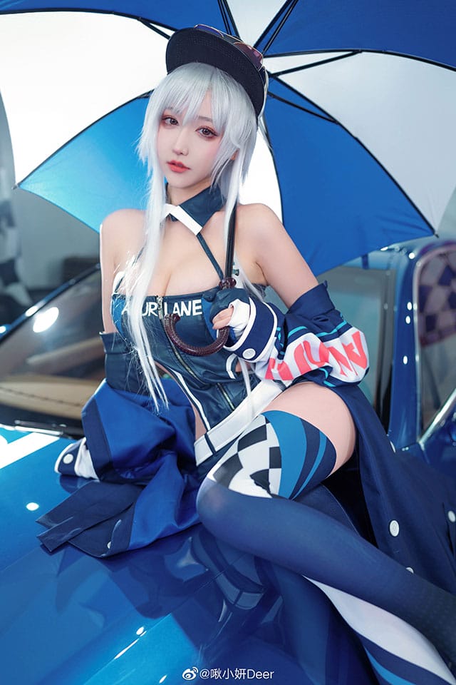 啾小妍Deer碧蓝航线企业COS图集:暗调军装还原灰色幽灵的冷峻战场气质