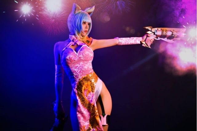 煙_HedY 传说对决维奥莱特「红莲枪魂·无双」烟花旗袍 COS 写真