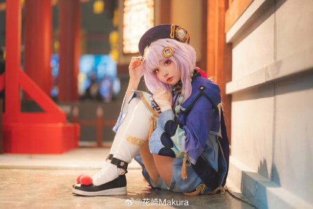 花崎Makura cos《原神》七七，粉紫双丸子头配红色瞳光还原细腻