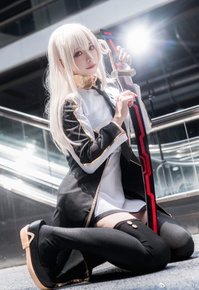 贤儿sherry《游戏王》闪刀姬零衣COS，黄白长发绿瞳还原BW2023漫展现场