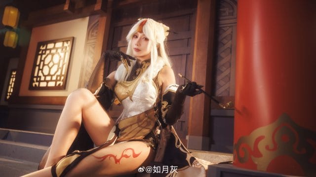 如月灰cos原神凝光写真,旗袍造型与天权星气质逐帧对照