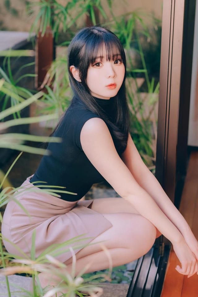 霜月shimo化身毒蛇兔女郎:《胜利女神:妮姬》妖姬角色的高还原COS写真