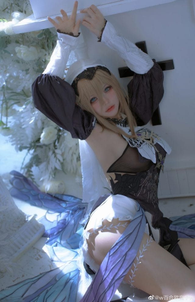 w百合欧皇子wCosplay崩坏3阿波尼亚，微光暗调还原修女典雅气质