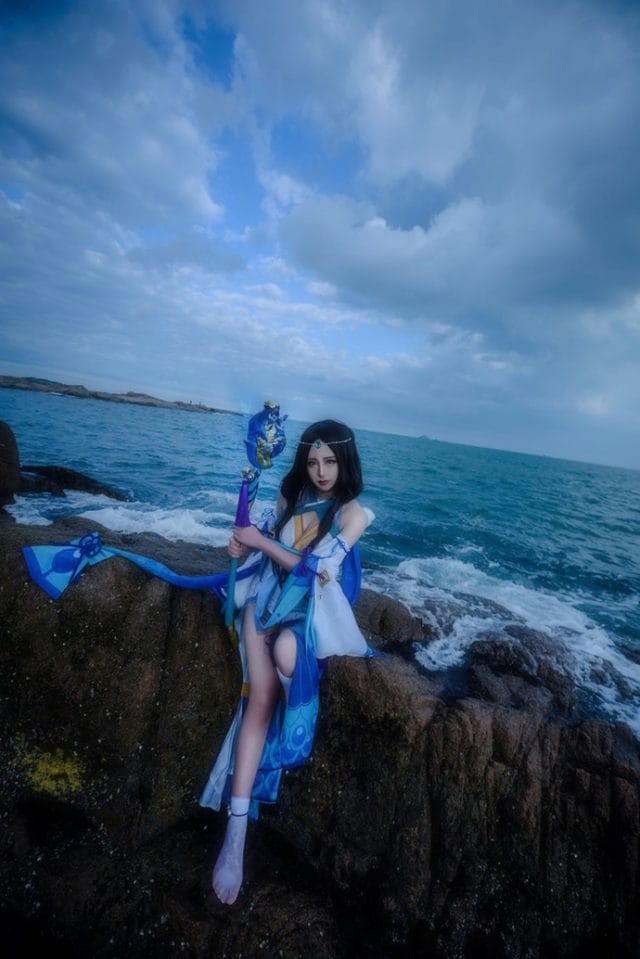 _Azusaa_ COS阴阳师八百比丘尼:白紫华服下的永生占卜师和风写真