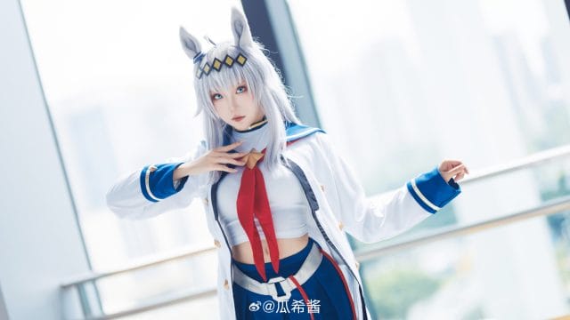 瓜希酱COS赛马娘小栗帽，海军风造型还原活力少女