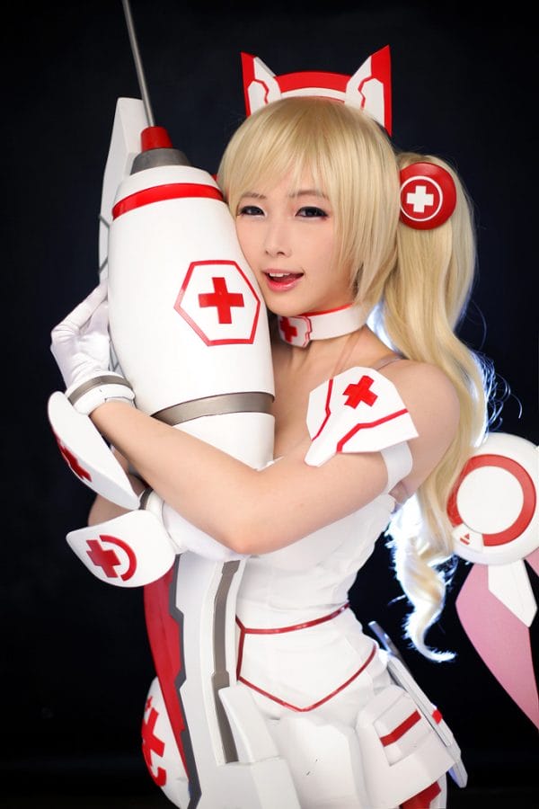 Doremi演绎Lost Saga机器人护士,白色机甲配巨型注射器
