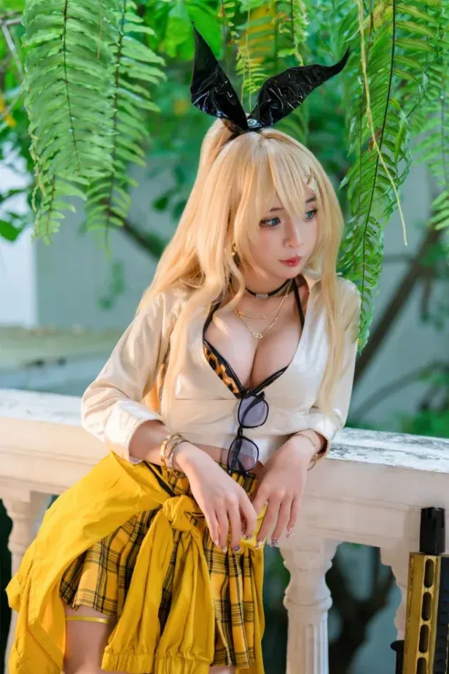 Umeko_J《胜利女神：妮姬》露菲COS 金发兔耳购物狂偶像造型