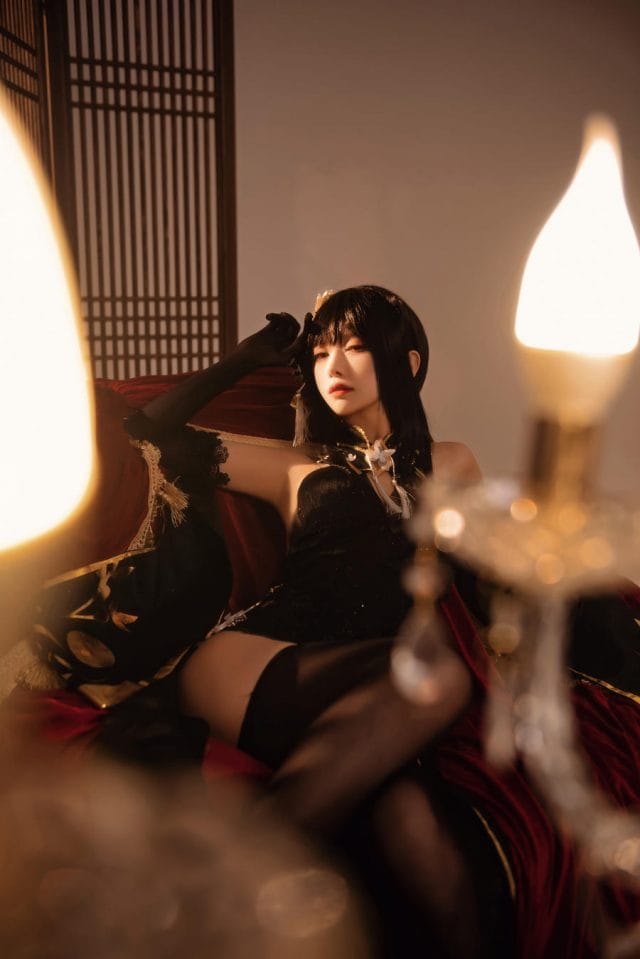 Shika小鹿鹿COS碧蓝航线镇海 黑色蕾丝旗袍搭配开叉黑丝