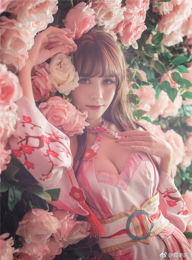 夏美酱_梦幻炫舞COS写真,潮流紧身造型还原游戏Waifu角色