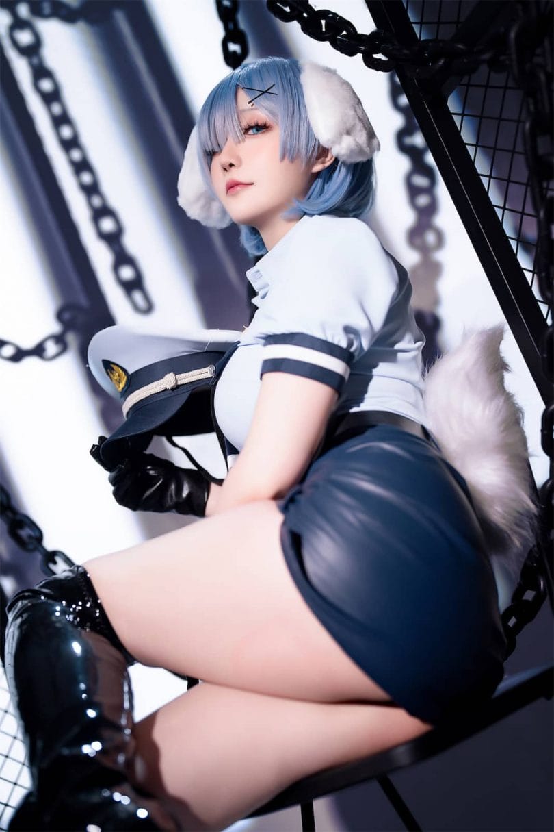 星之迟迟蕾姆狗耳警官COS 蓝白制服下的俏皮反差感