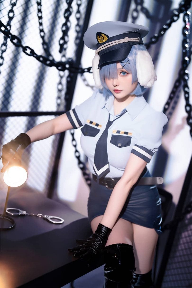 星之迟迟蕾姆狗耳警官COS 蓝白制服下的俏皮反差感