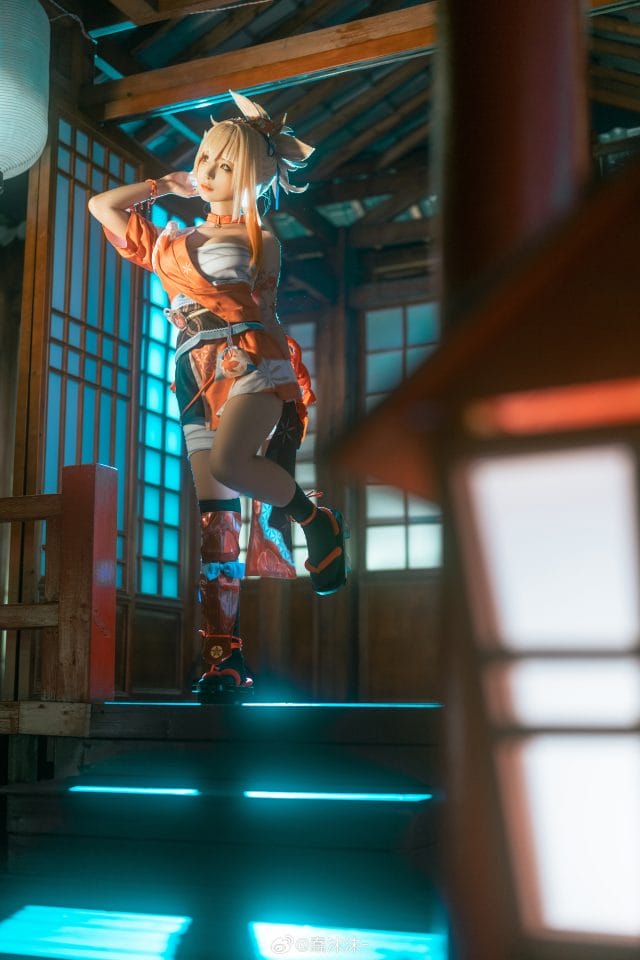 蠢沫沫《原神》宵宫COS,红色和服还原烟花女王的热烈气质