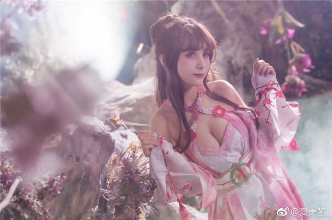 夏美酱_梦幻炫舞COS写真,潮流紧身造型还原游戏Waifu角色