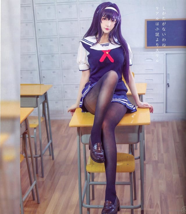 在下萝莉控ii霞之丘诗羽COS写真：学生装与兔女郎双版本反差演绎