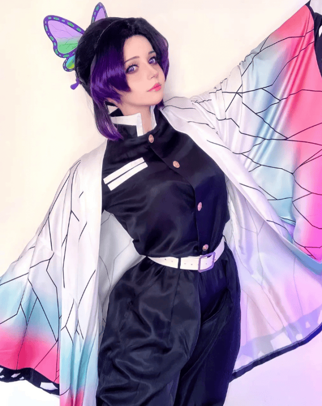 alexy_sky_ 鬼灭之刃蝴蝶忍COS写真:暖光下的甜系虫柱诠释