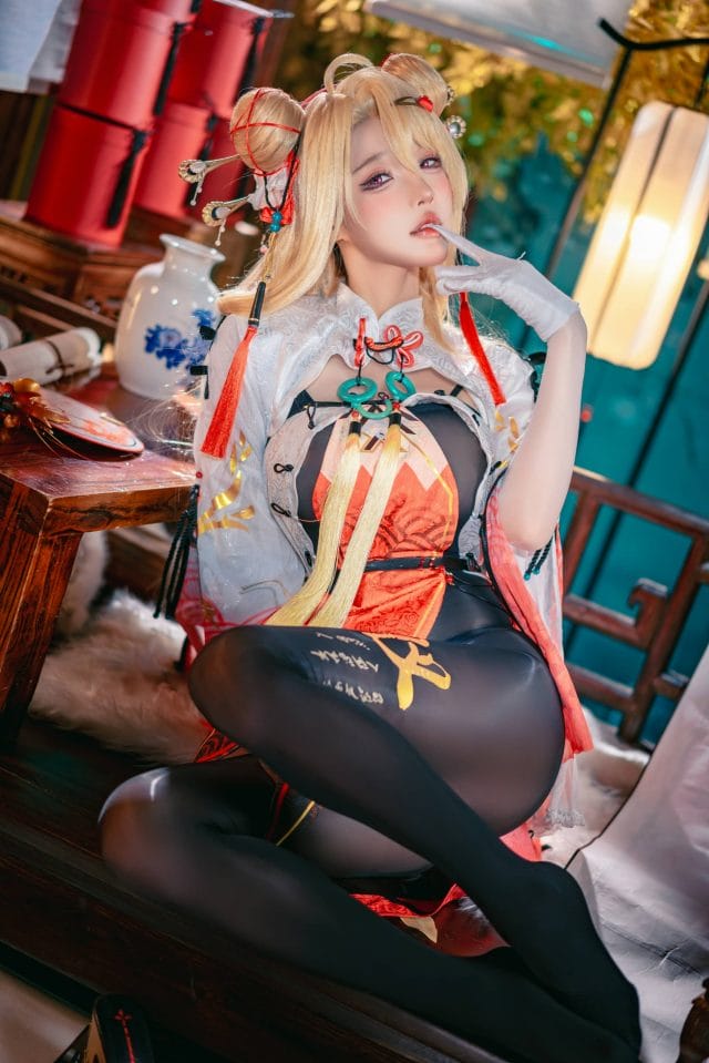 阿包也是兔娘《交错战线》咎瓦尤斯COS:战装还原度高,英气反差感明显