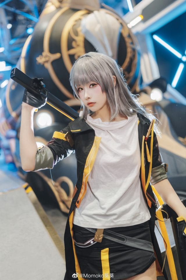 Momoko葵葵《崩坏：星穹铁道》开拓者·星COS 广州萤火虫漫展飒爽造型