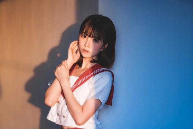 Kitaro_绮太郎 JK制服天台写真24张：午后阳光下的校园日常感