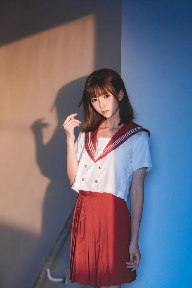 Kitaro_绮太郎 JK制服天台写真24张:午后阳光下的校园日常感