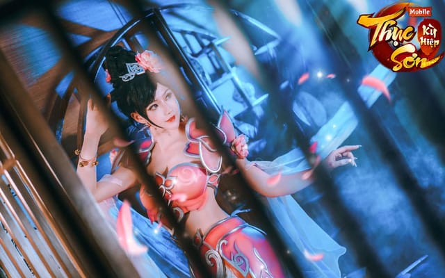 露兒大魔王《蜀山奇侠》唐门COS，性感造型还原游戏大师姐