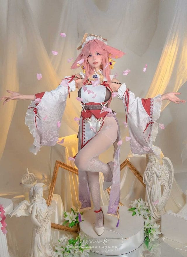 咬一口兔娘ovo旗袍八重神子COS：粉狐大巫女的东方古典韵味