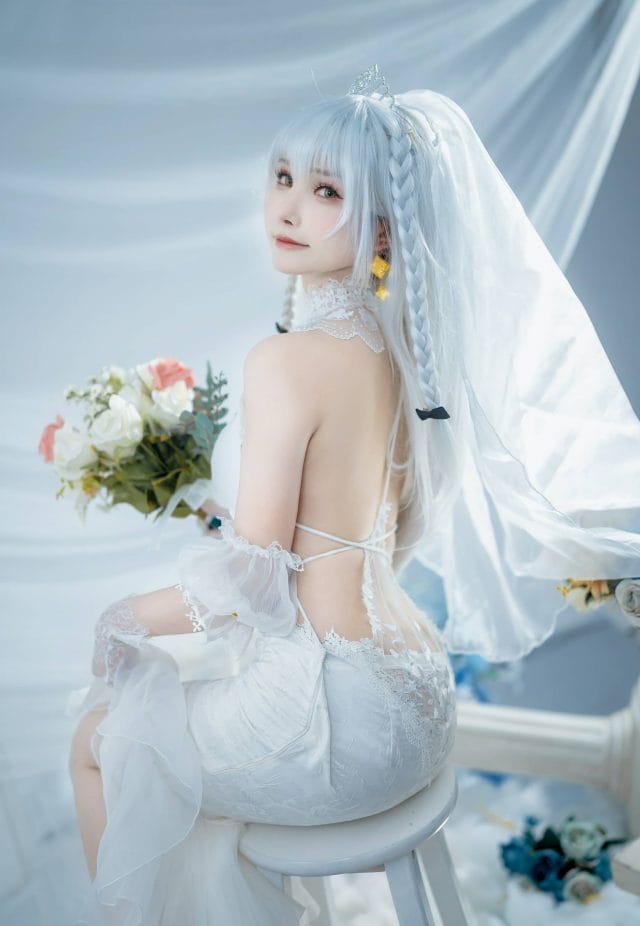 超级小禾儿花园誓约婚纱COS图集:自然光花海里的婚纱造型