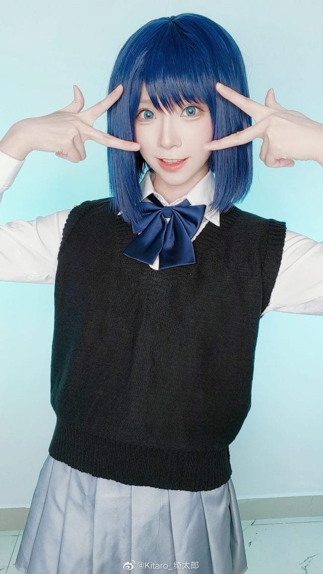 Kitaro_绮太郎cos《我推的孩子》黑川茜:紫发校园装还原LALALAI之星,笑容与侧颜双重气质